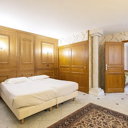 Hotel Logis Belle Epoque 3*