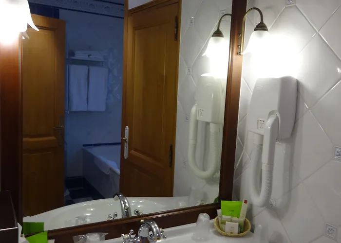 Готель Logis Belle Epoque 3*