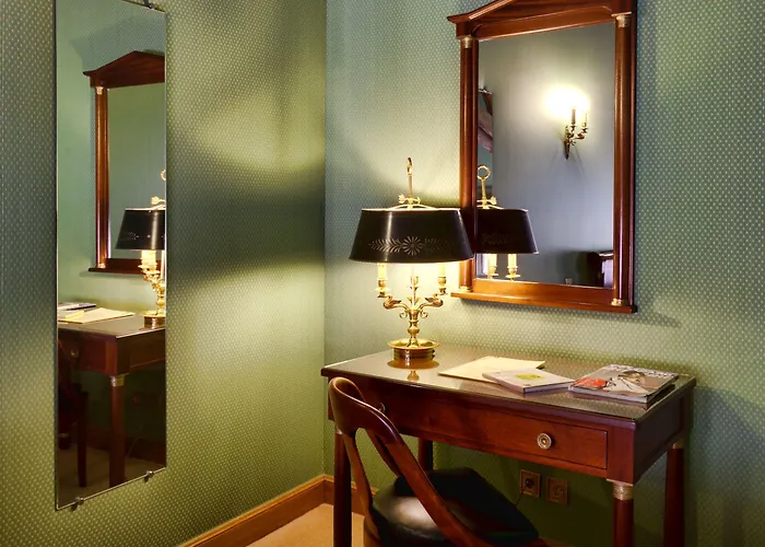 Готель Logis Belle Epoque 3*