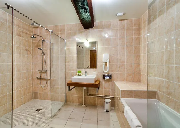 ホテル Logis Belle Epoque ボーヌ